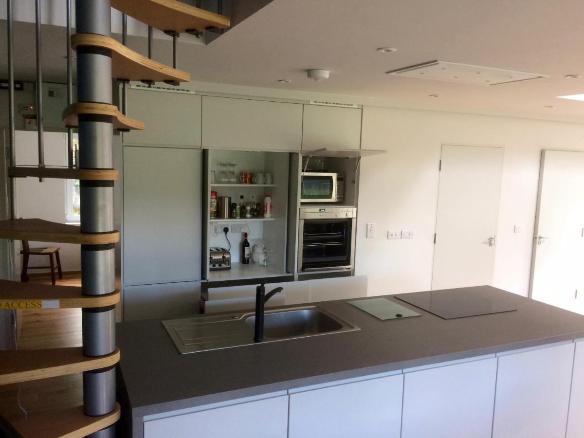 Spacious Contemporary Chalet Type Apartment. Голуей Екстериор снимка