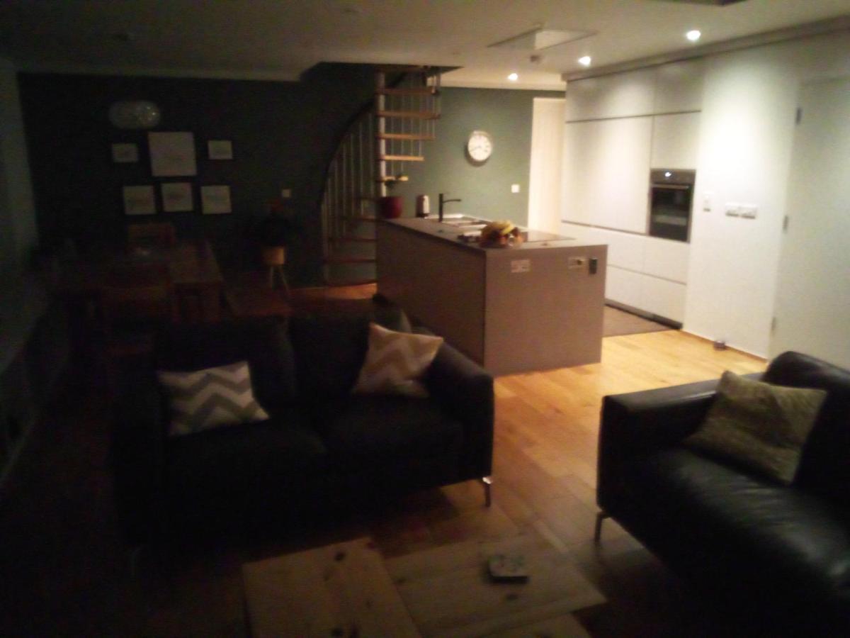 Spacious Contemporary Chalet Type Apartment. Голуей Екстериор снимка